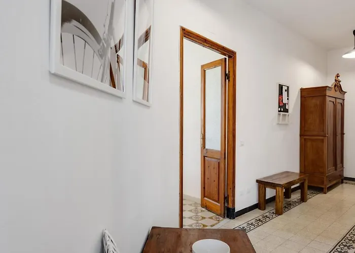 Apartment Guesthost - Piazza Concordia With Balcony La Spezia