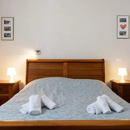 Piazza Concordia With Balcony